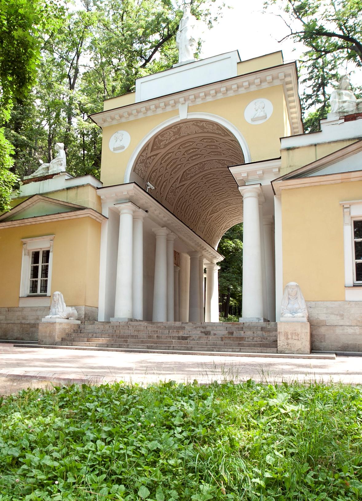 Экскурсия-впечатление по Царицынскому парку