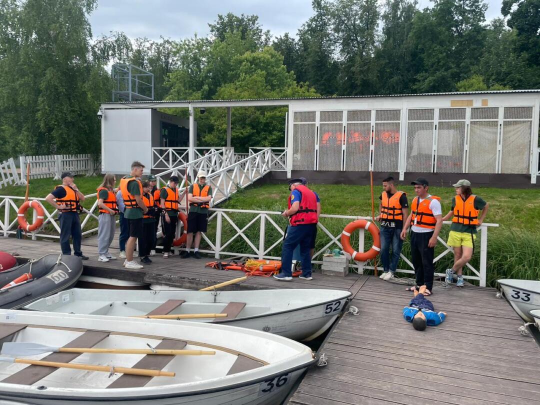 Отдых на воде в «Царицыне» стал еще безопасней / Музей-заповедник «Царицыно»